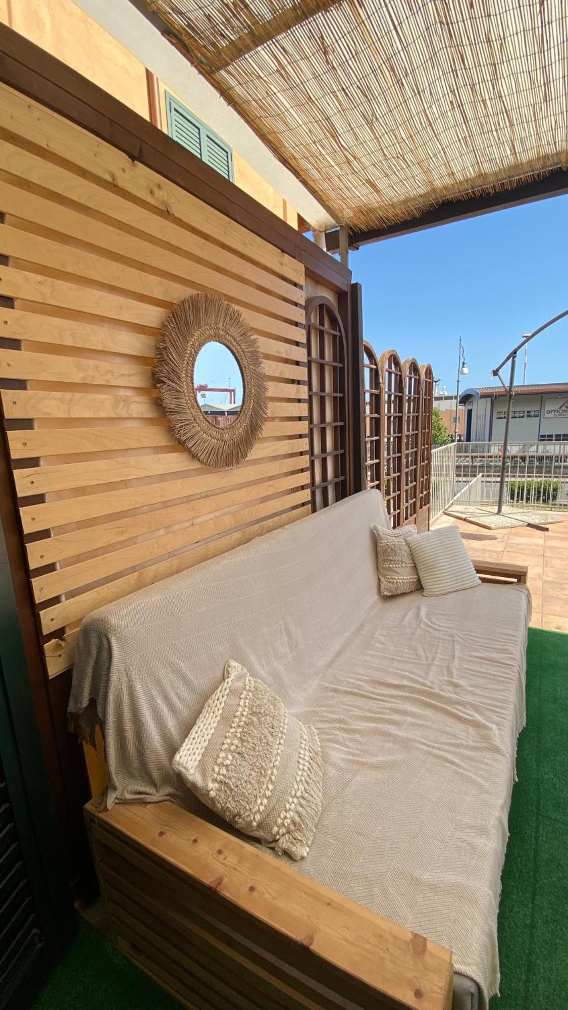 Apartmán Giu Al Porto Salerno Exteriér fotografie