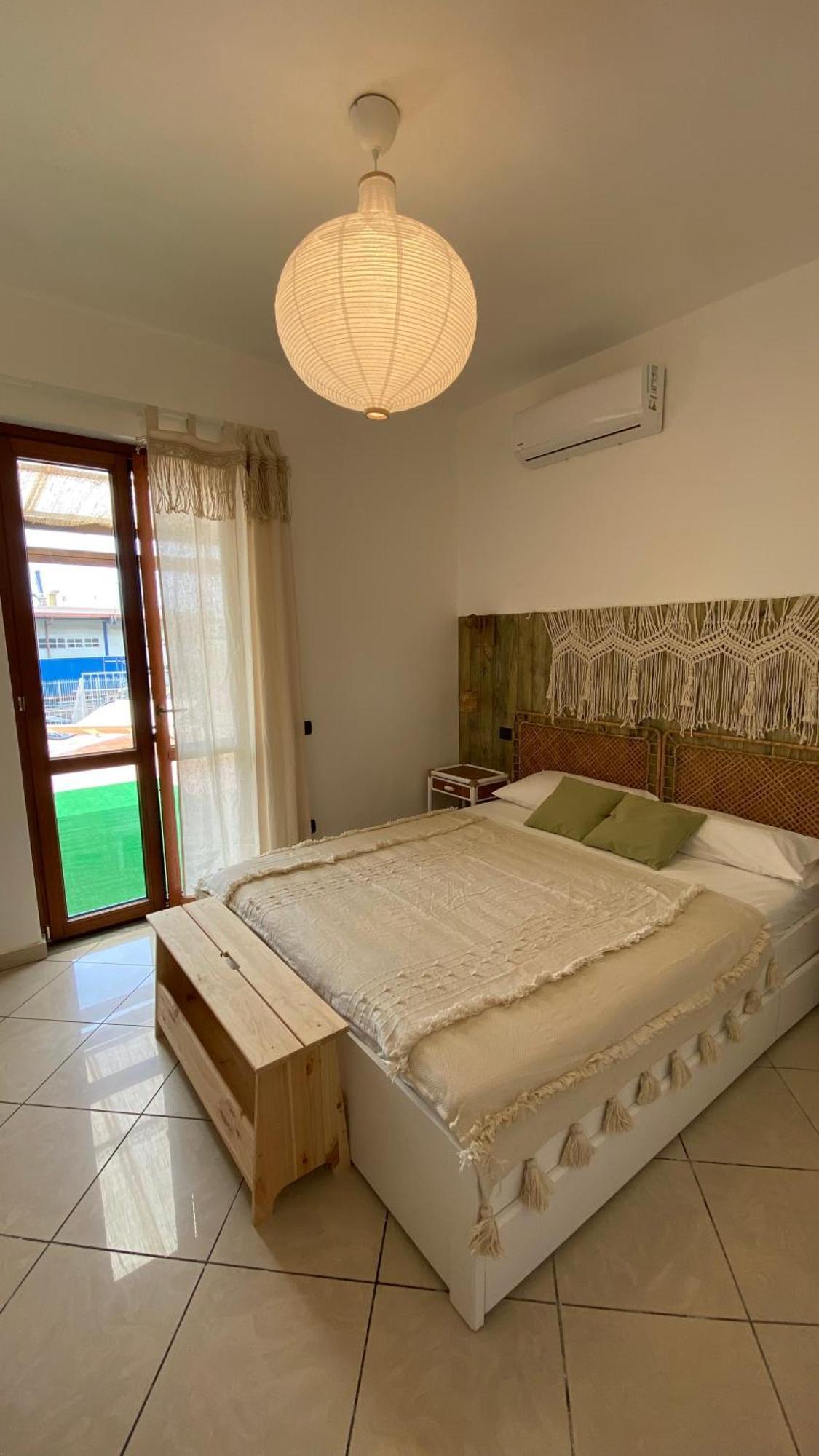 Apartmán Giu Al Porto Salerno Exteriér fotografie